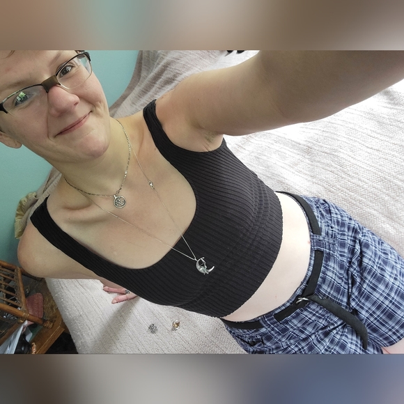 Meet your Posher, Gretchen - Picture 3 of 3